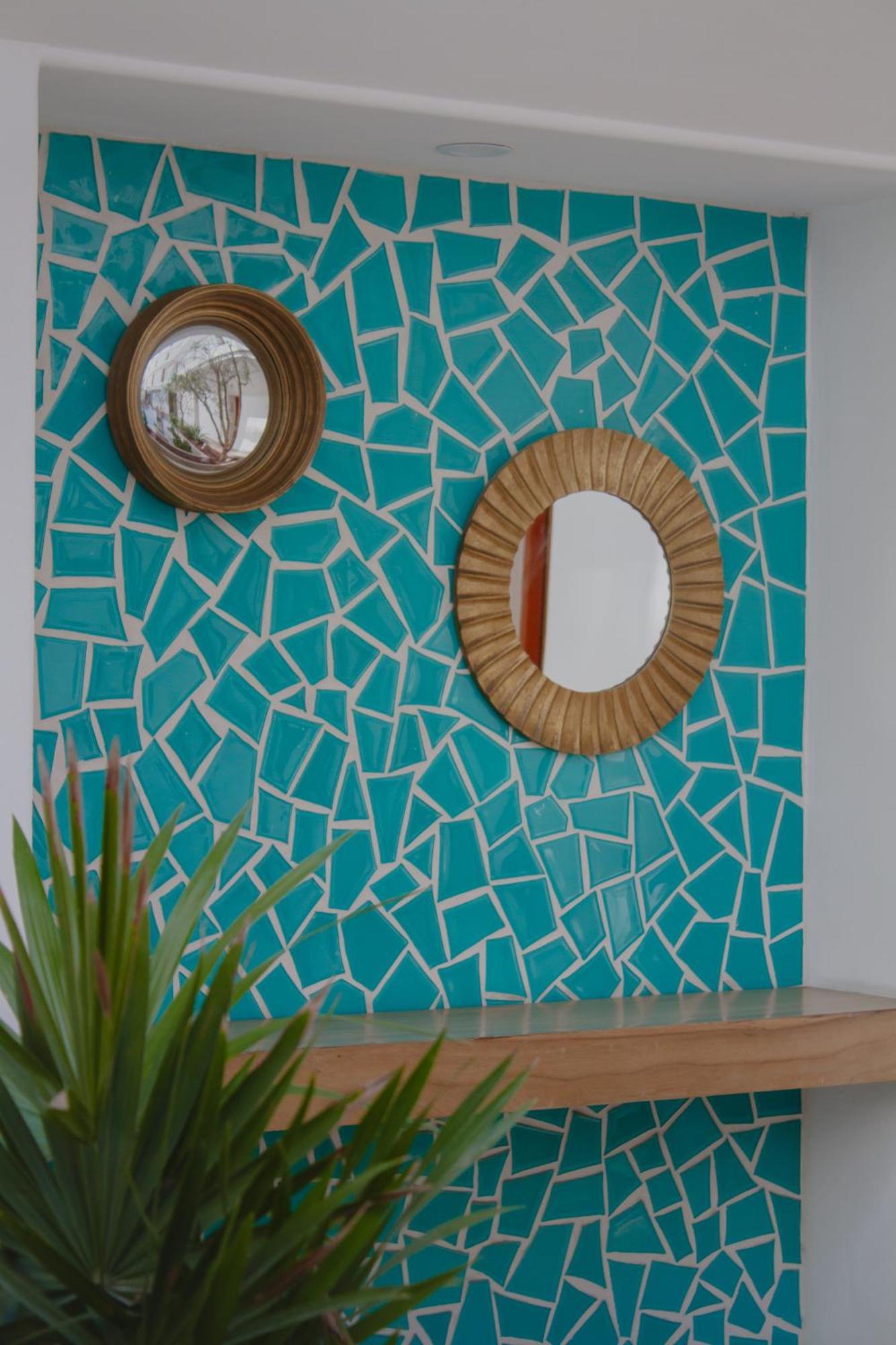 Hotel Catedral La Paz Ngoại thất bức ảnh A wall decorated with ceramic tiles