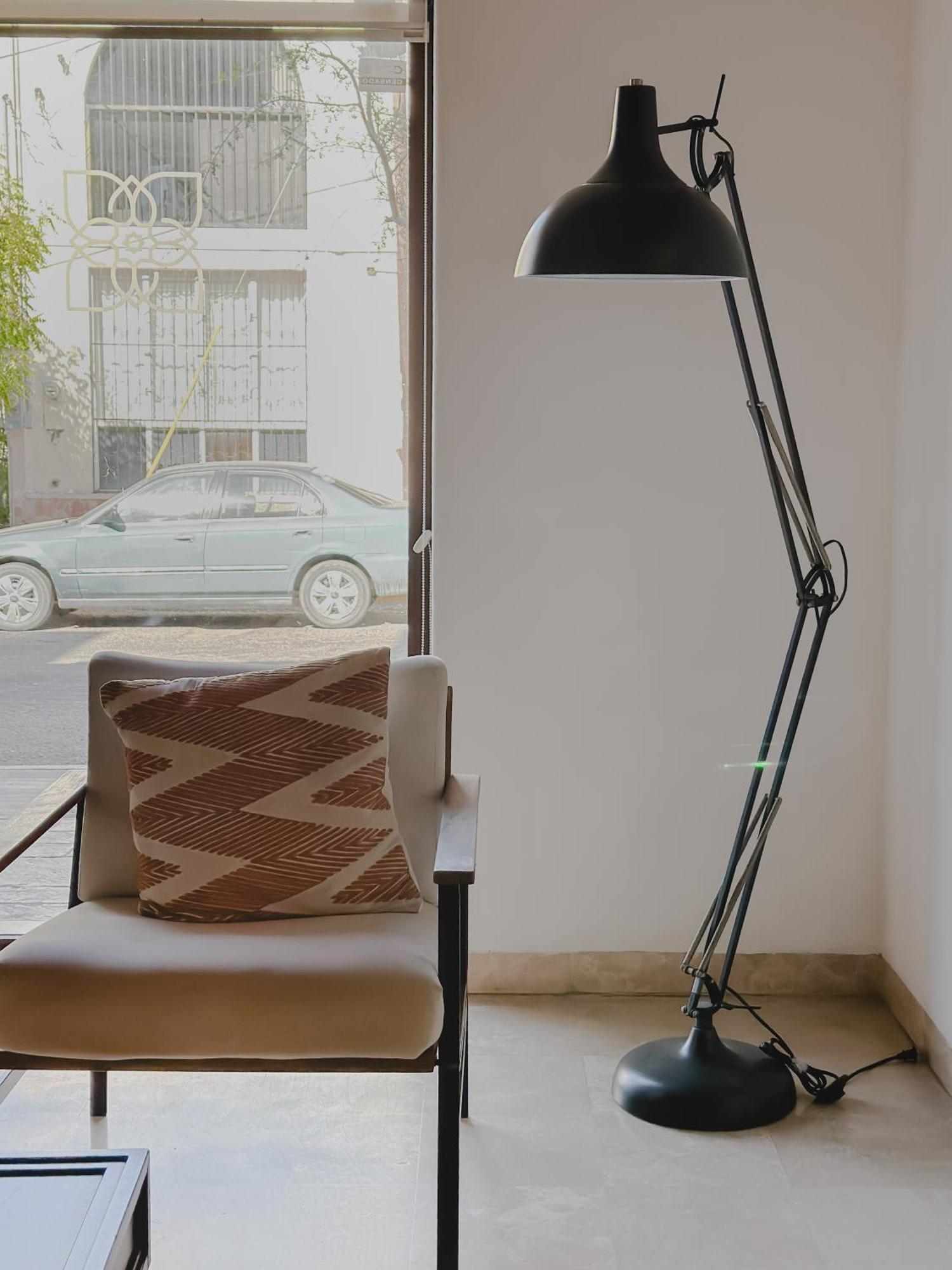 Hotel Catedral La Paz Ngoại thất bức ảnh A floor lamp