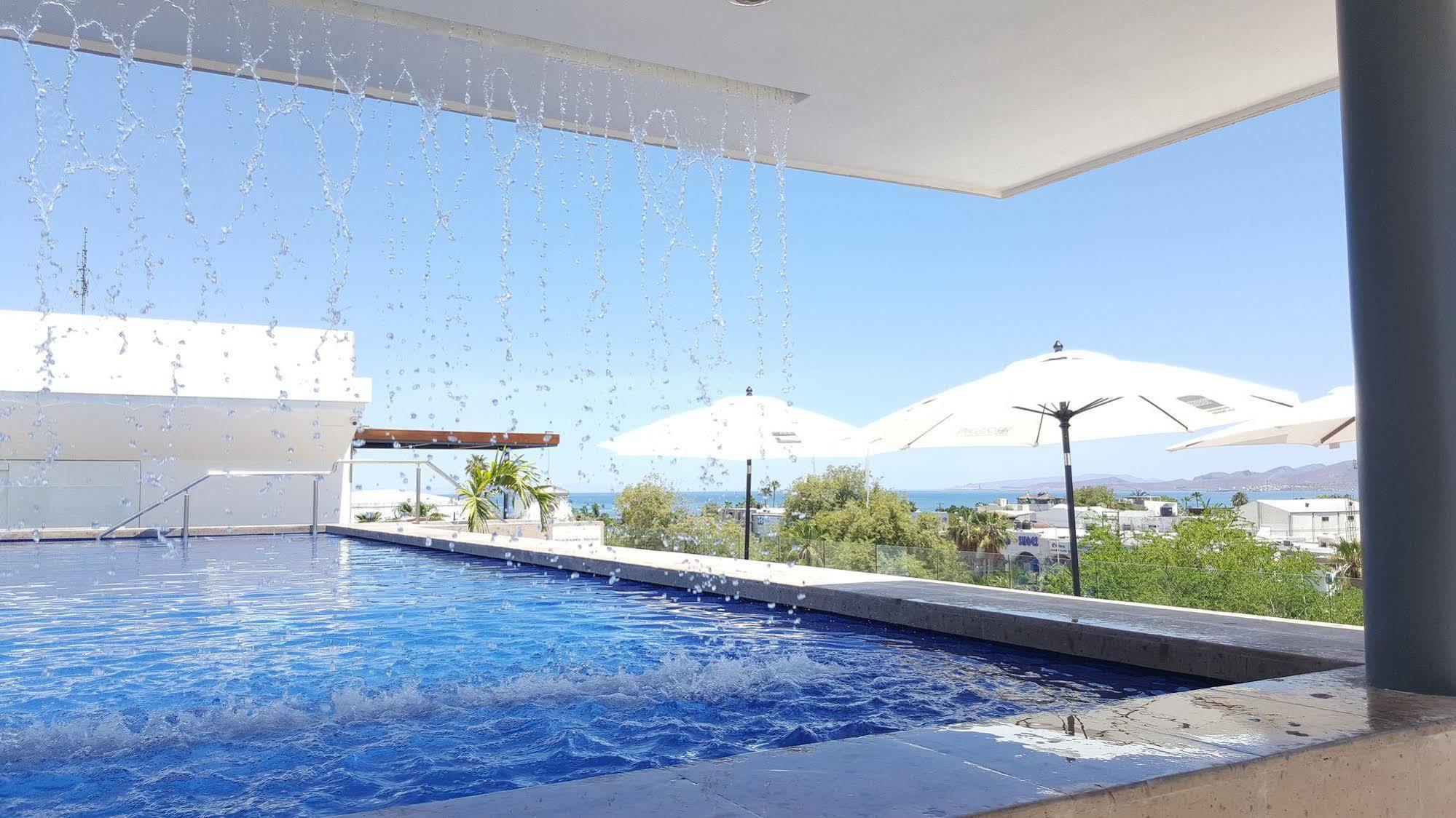 Hotel Catedral La Paz Ngoại thất bức ảnh Rooftop pool at the Hotel